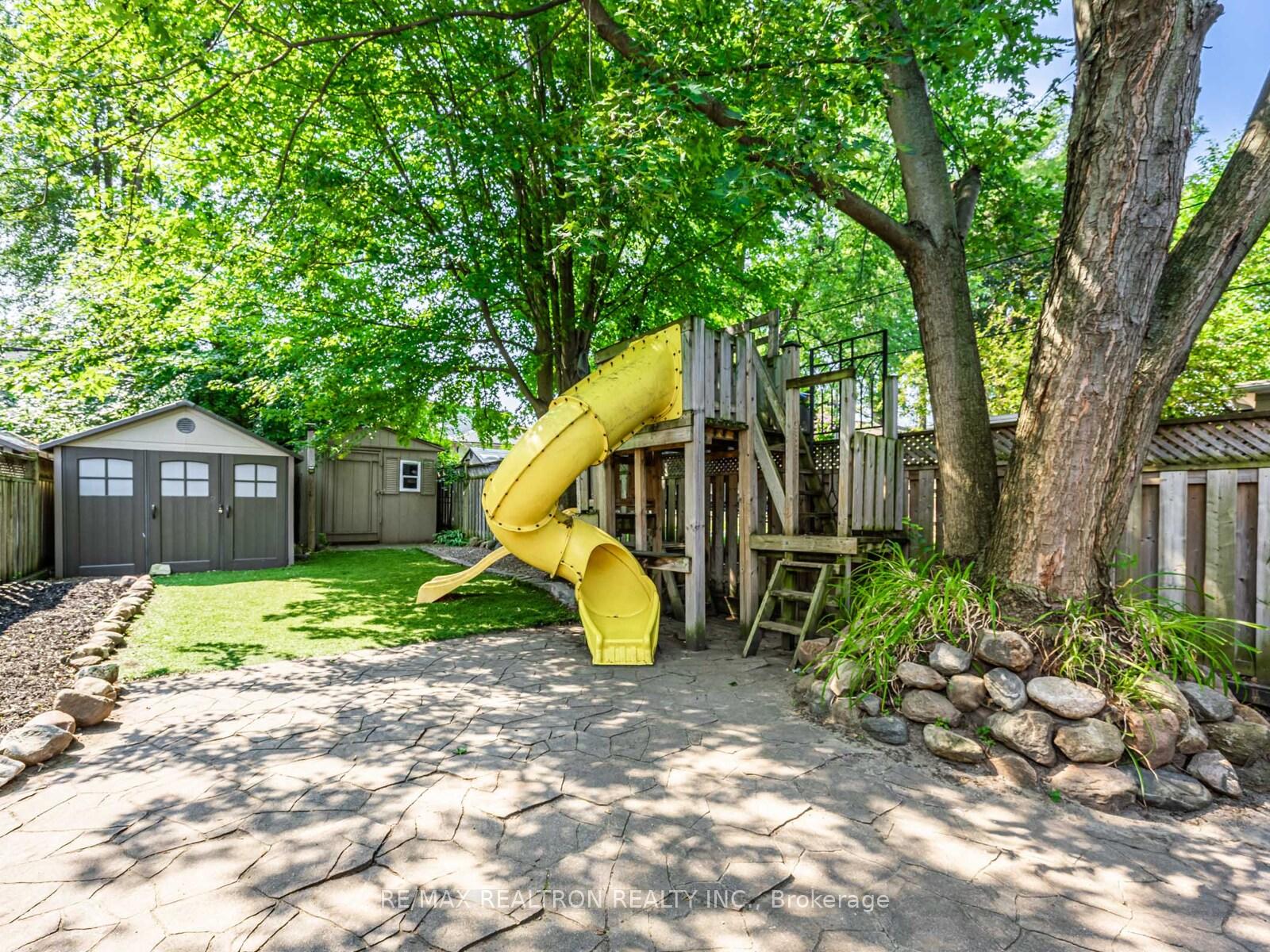 Photo 35 of 121 Barker Avenue, Toronto, Danforth Village-East York — HOMEH