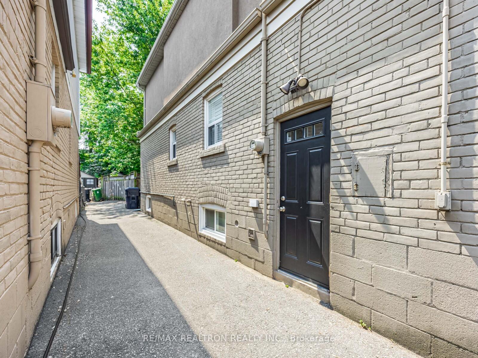 Photo 36 of 121 Barker Avenue, Toronto, Danforth Village-East York — HOMEH