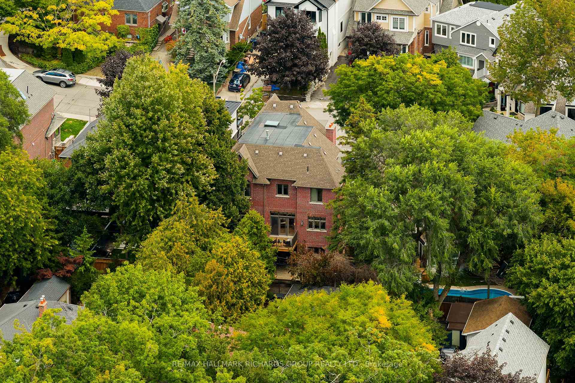 Photo 39 of 6 Leonard Circle, Toronto, The Beaches — HOMEH