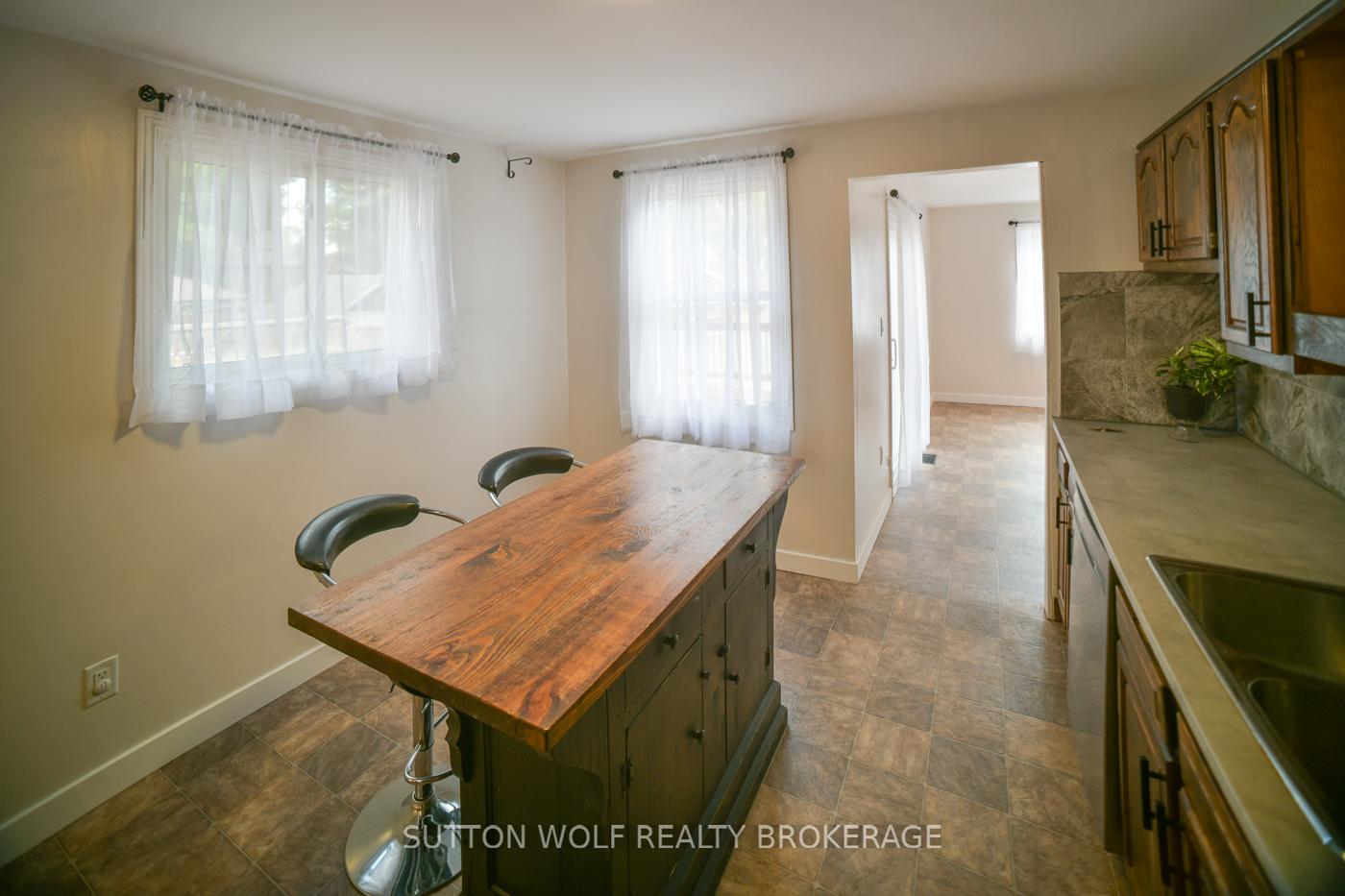 Photo 16 of 133 Oxford Street, Strathroy-Caradoc, NW — HOMEH