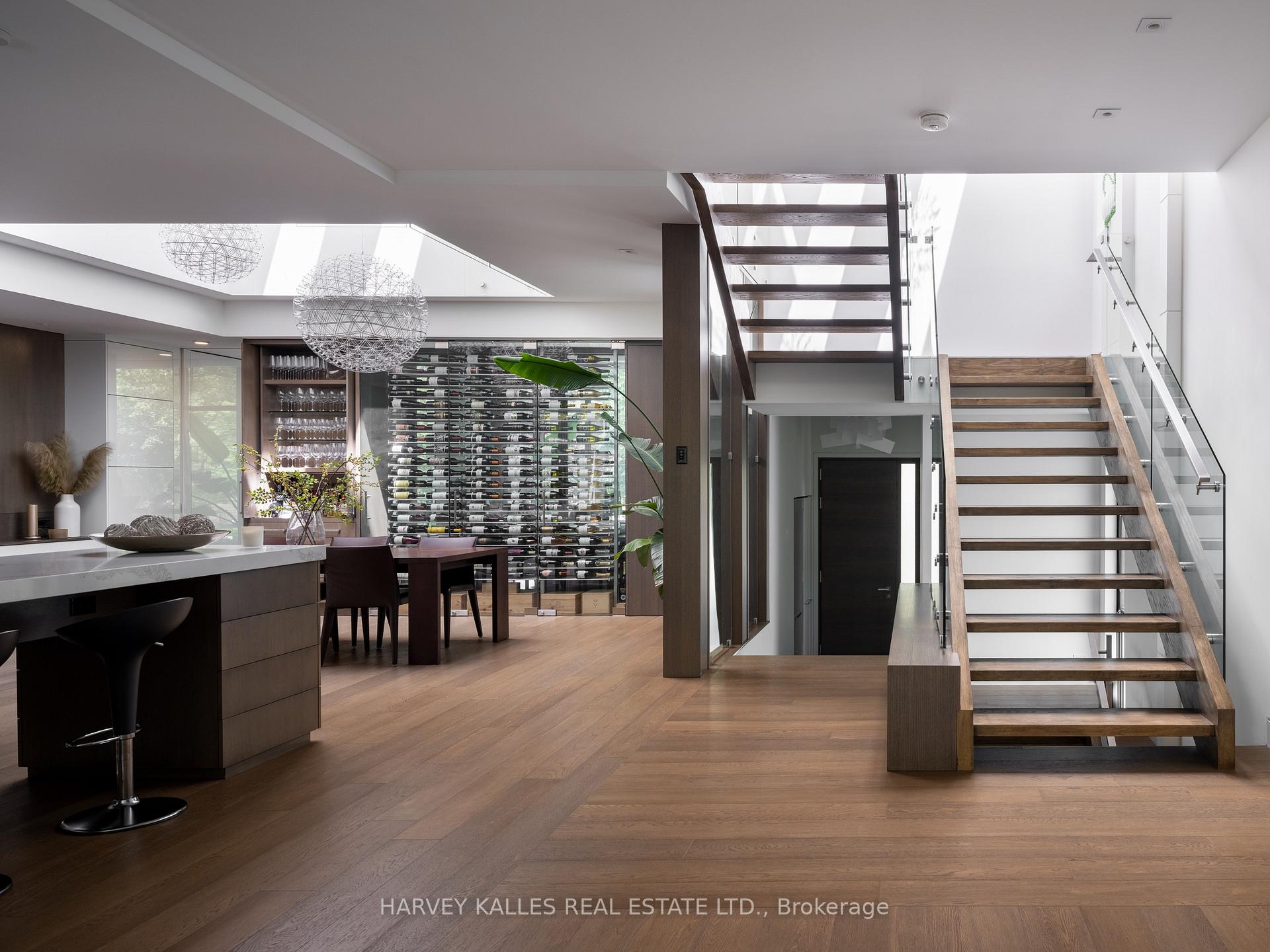 Photo 10 of 459 Fairlawn Avenue, Toronto, Bedford Park-Nortown — HOMEH