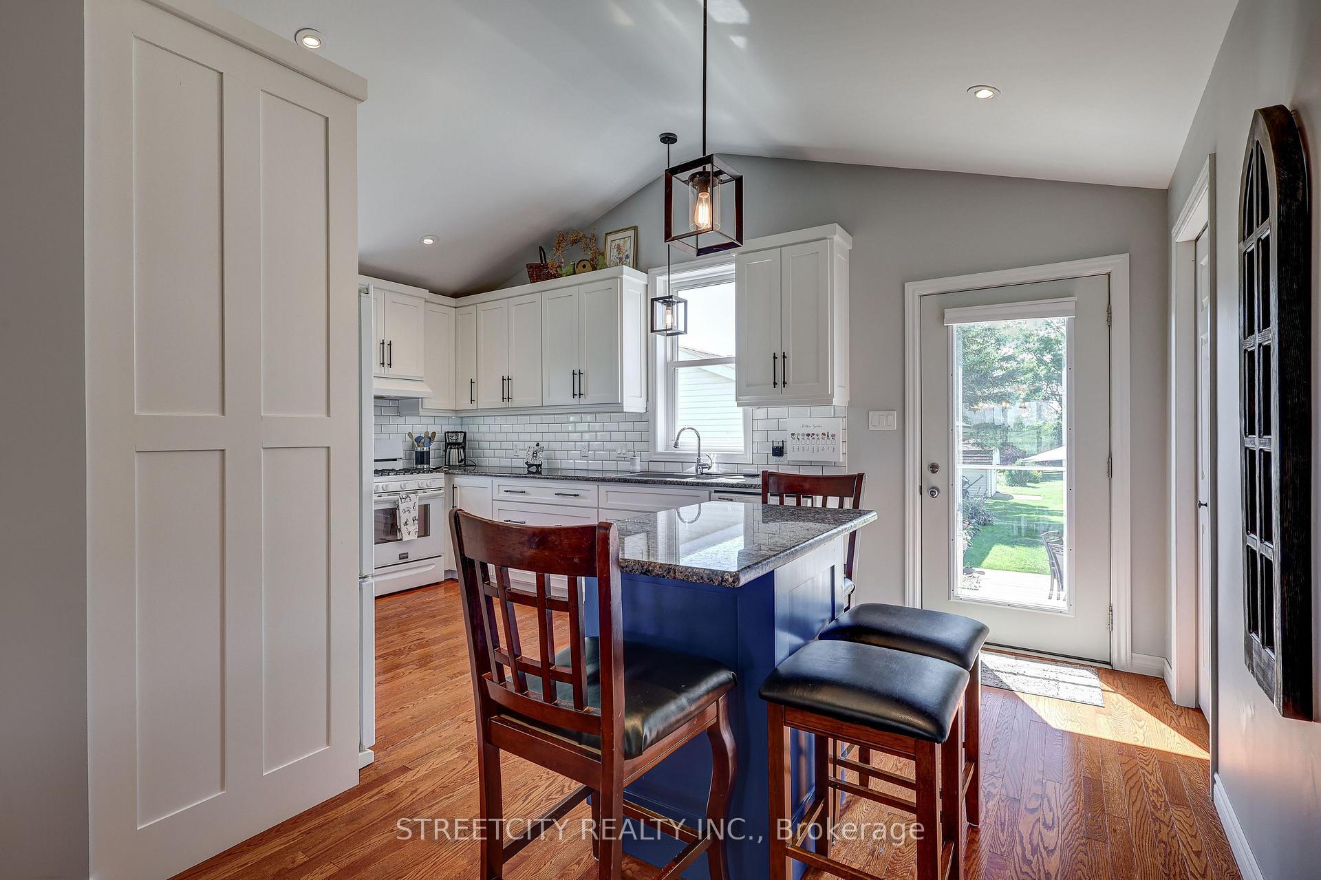 Photo 11 of 5231 Westchester Bourne, Thames Centre, Rural Thames Centre — HOMEH