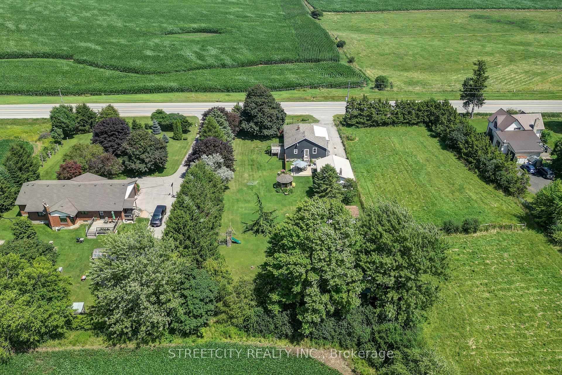 Photo 33 of 5231 Westchester Bourne, Thames Centre, Rural Thames Centre — HOMEH