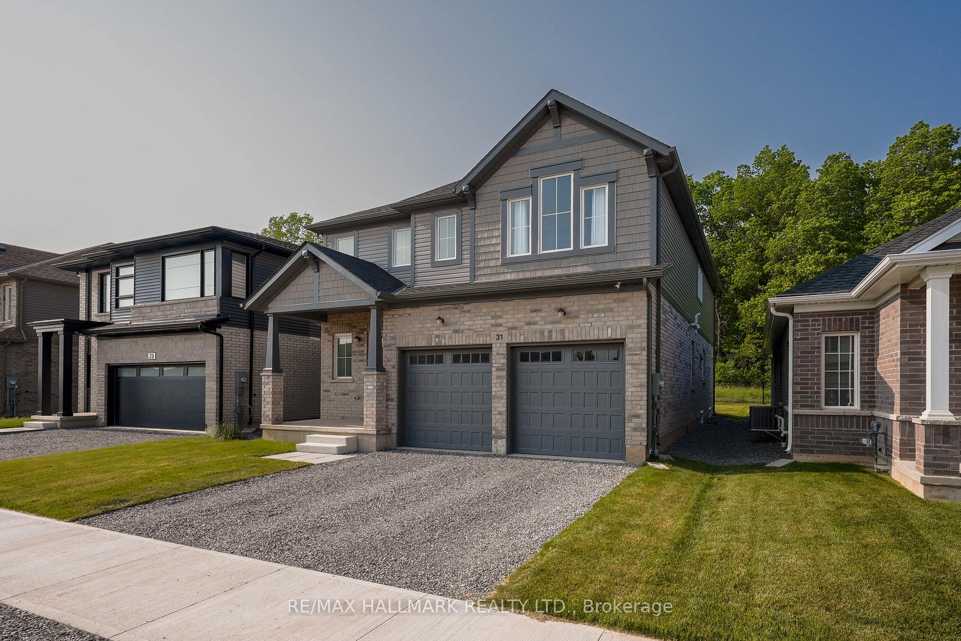 Photo 3 of 31 Willson (Upper) Drive, Thorold, Hurricane/Merrittville — HOMEH