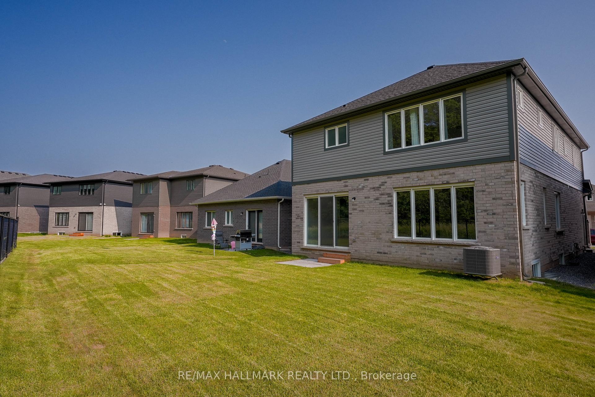 Photo 6 of 31 Willson (Upper) Drive, Thorold, Hurricane/Merrittville — HOMEH