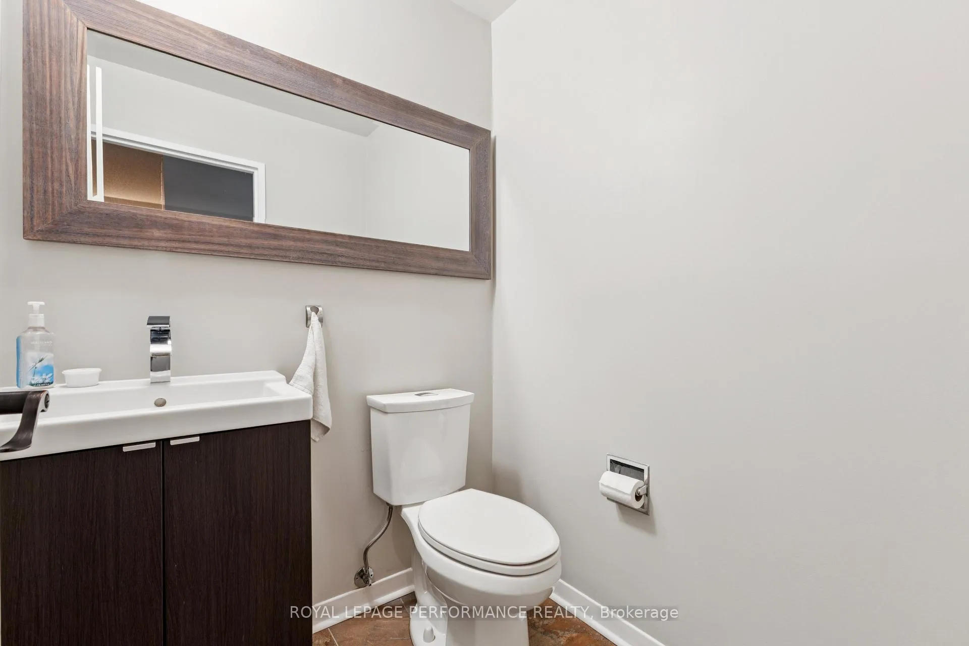 Photo 21 of Unit 4, 71 Sweetland Avenue, Ottawa, Sandy Hill — HOMEH
