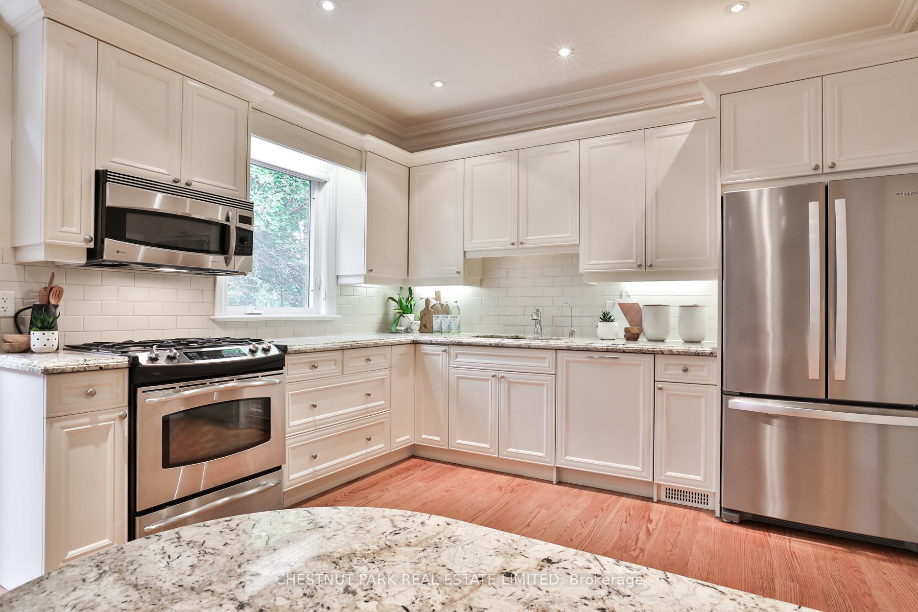 Photo 16 of 75 Boulton Drive, Toronto, Casa Loma — HOMEH