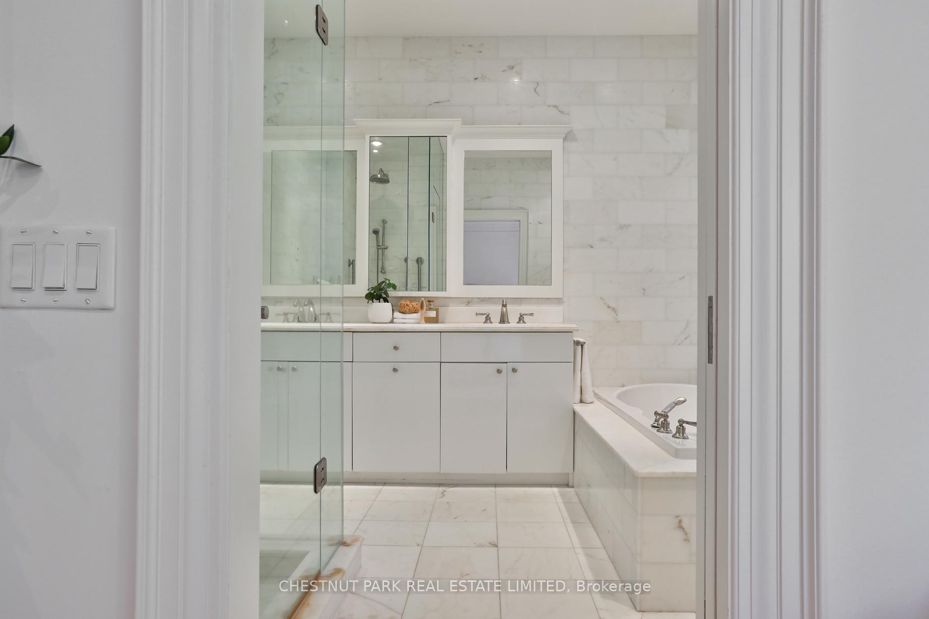 Photo 24 of 75 Boulton Drive, Toronto, Casa Loma — HOMEH