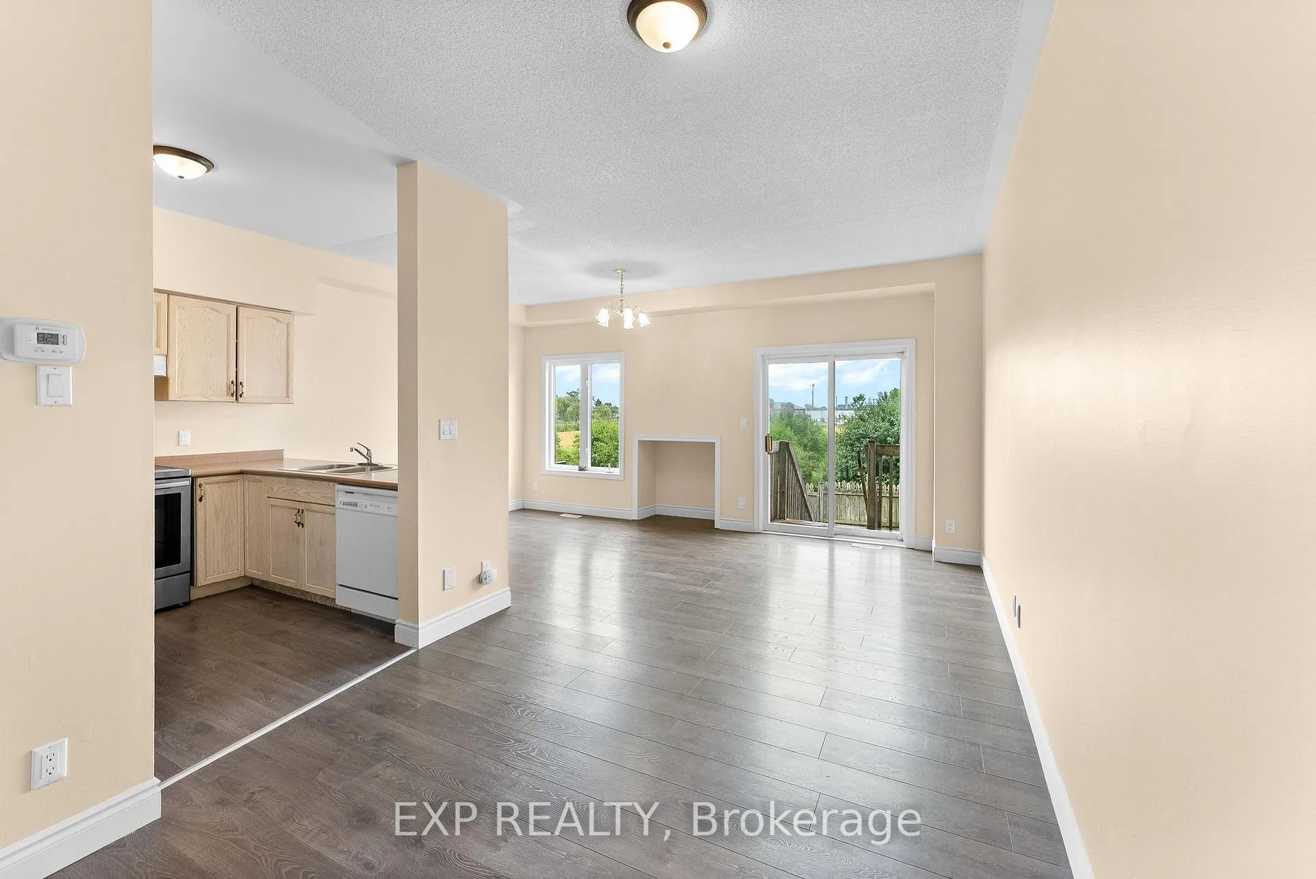 Photo 5 of 38 Natalie Court, Thorold, Confederation Heights — HOMEH