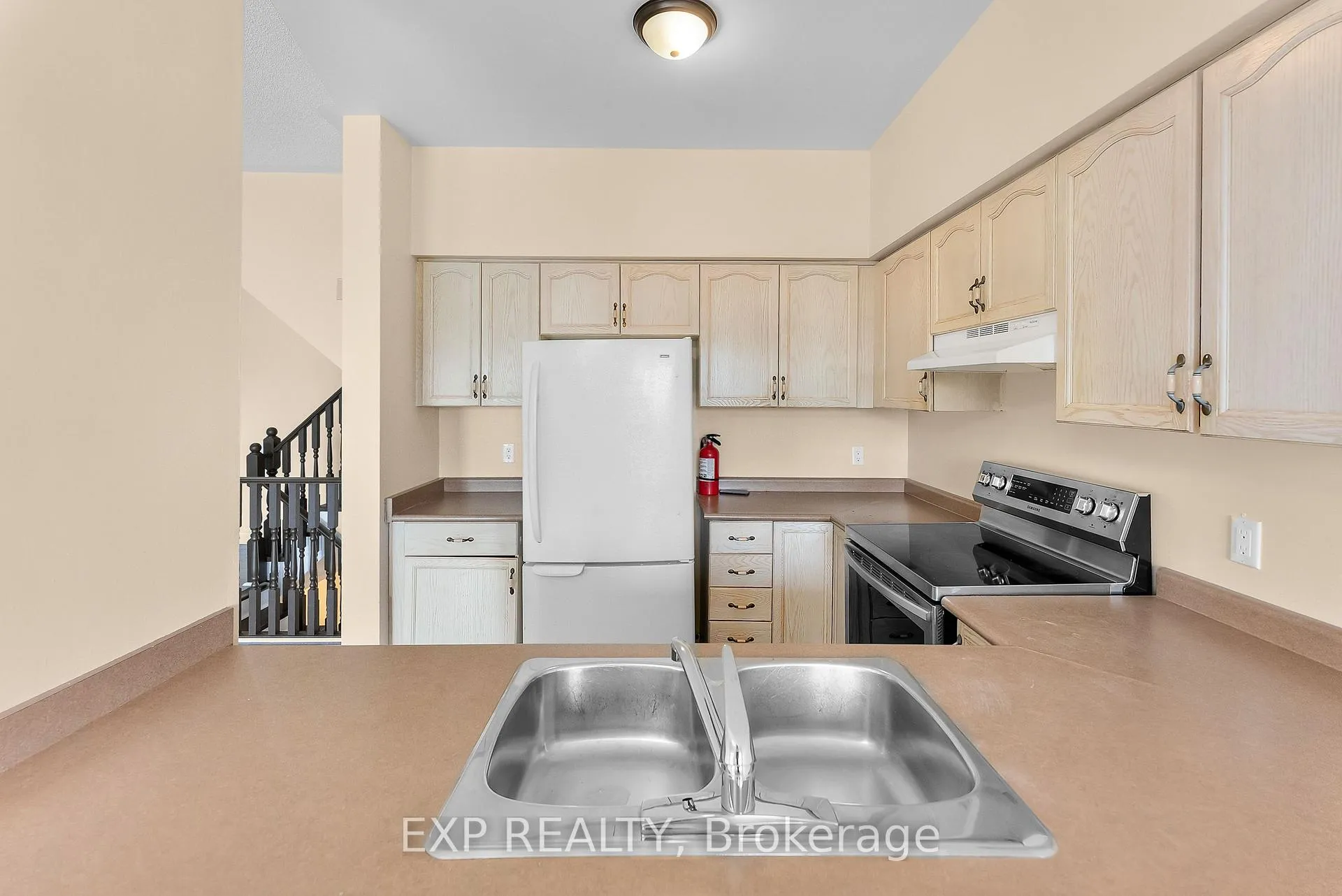 Photo 7 of 38 Natalie Court, Thorold, Confederation Heights — HOMEH
