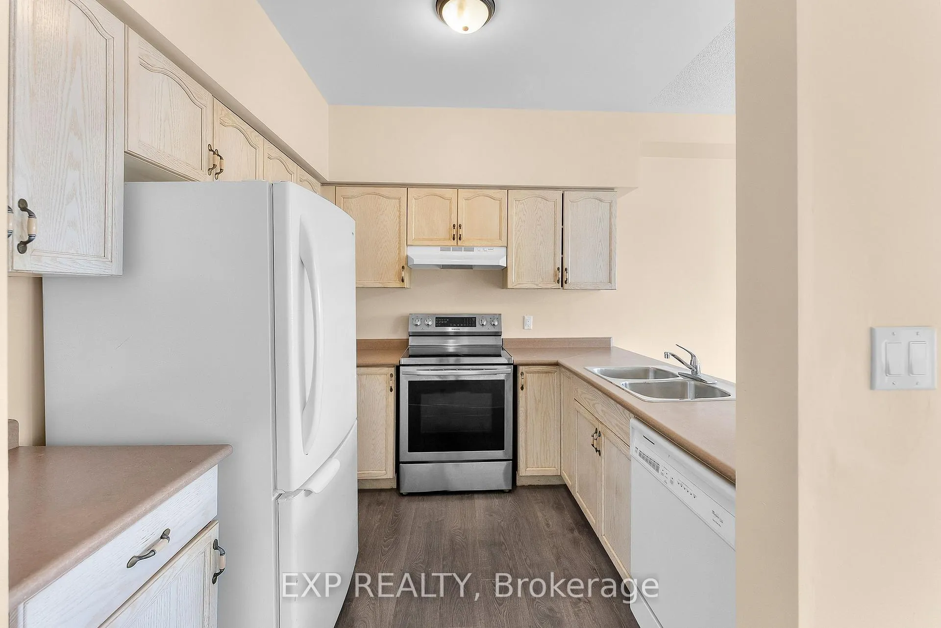 Photo 8 of 38 Natalie Court, Thorold, Confederation Heights — HOMEH