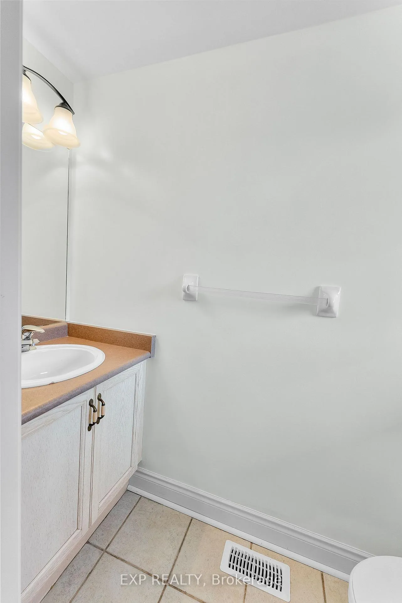 Photo 11 of 38 Natalie Court, Thorold, Confederation Heights — HOMEH