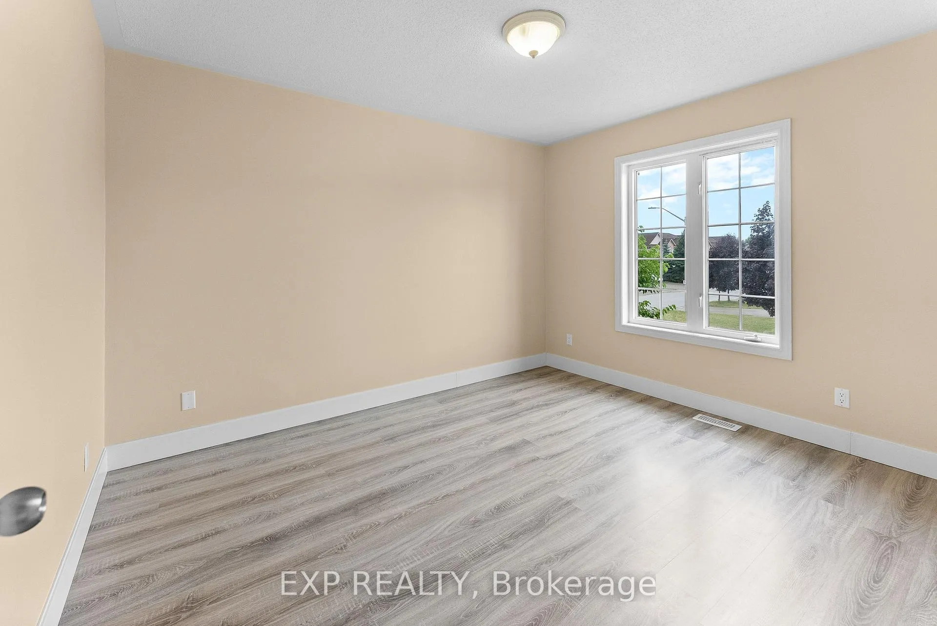 Photo 12 of 38 Natalie Court, Thorold, Confederation Heights — HOMEH