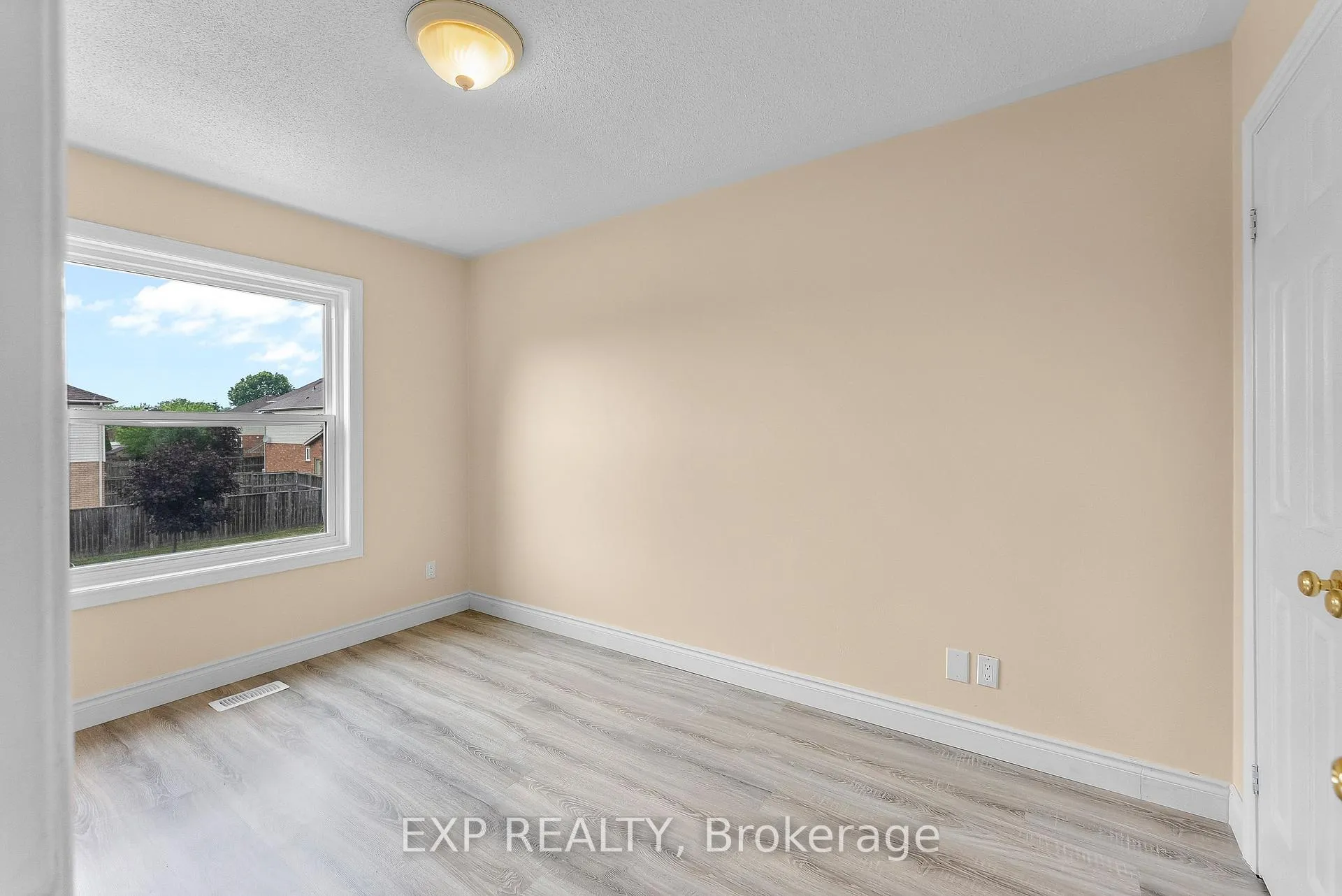 Photo 13 of 38 Natalie Court, Thorold, Confederation Heights — HOMEH