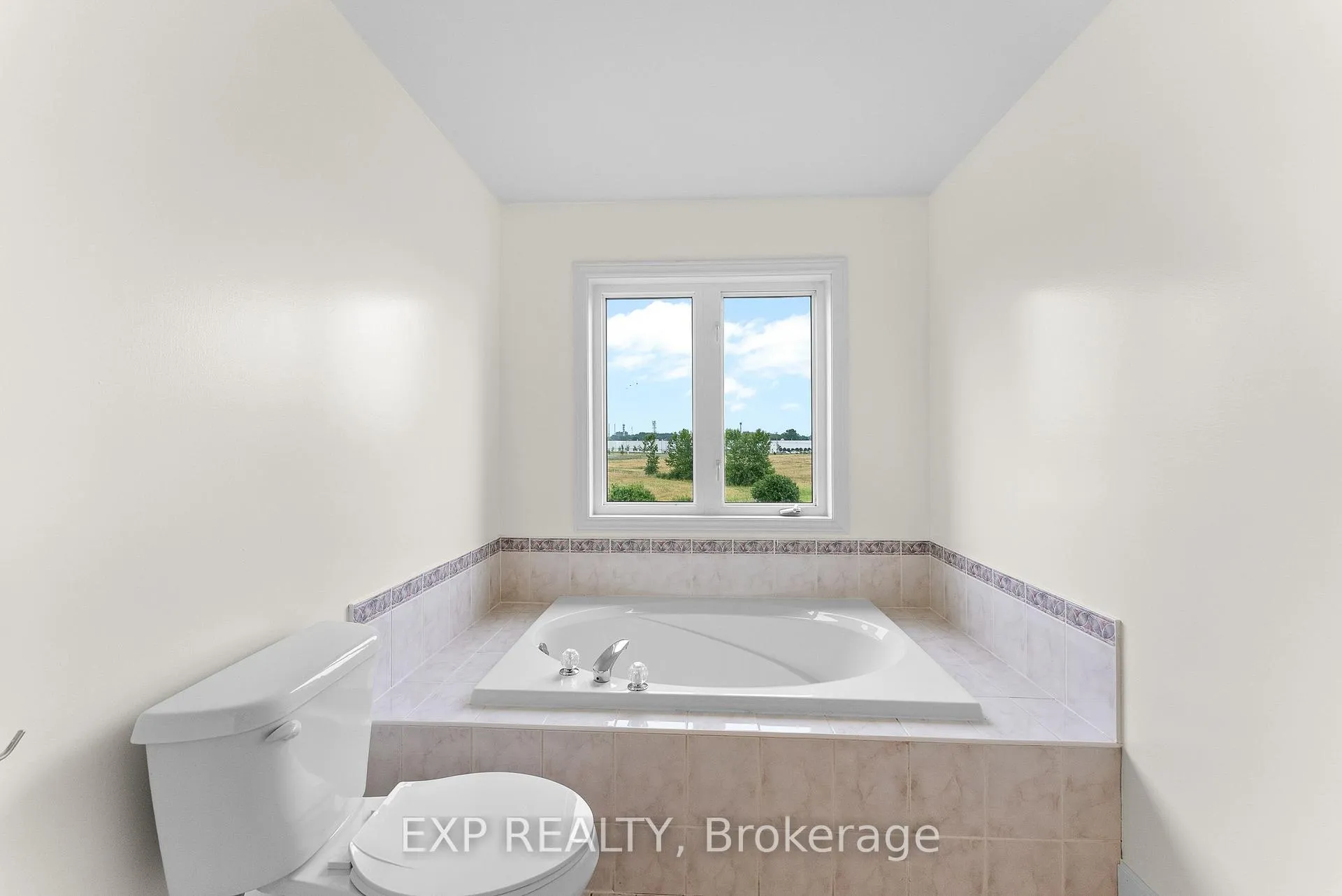 Photo 20 of 38 Natalie Court, Thorold, Confederation Heights — HOMEH