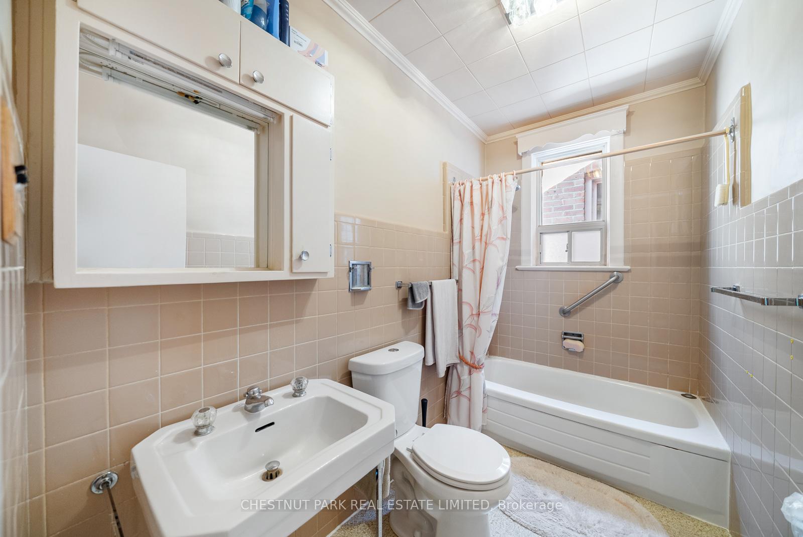 Photo 23 of 200 Gillard Avenue, Toronto, Greenwood-Coxwell — HOMEH