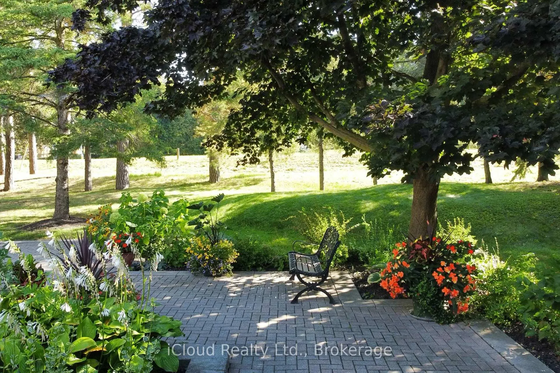 Photo 2 of 44 Rodcliff Road, New Tecumseth, Rural New Tecumseth — HOMEH