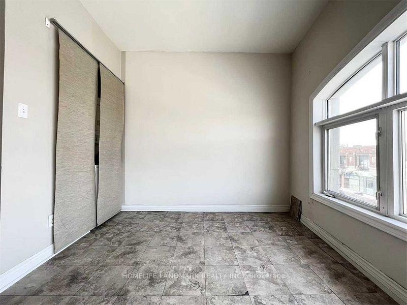 Front of Unit 3, 2475 Yonge Street