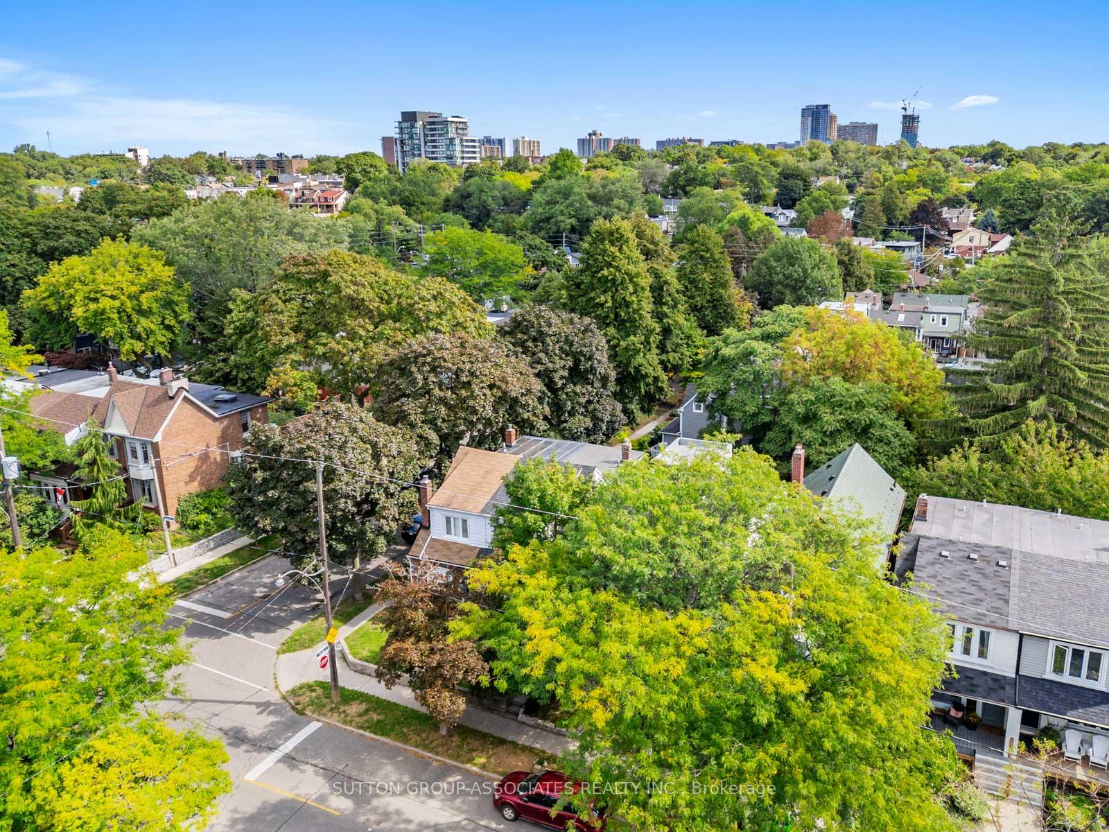 Photo 41 of 35 Roseheath Avenue, Toronto, Woodbine Corridor — HOMEH