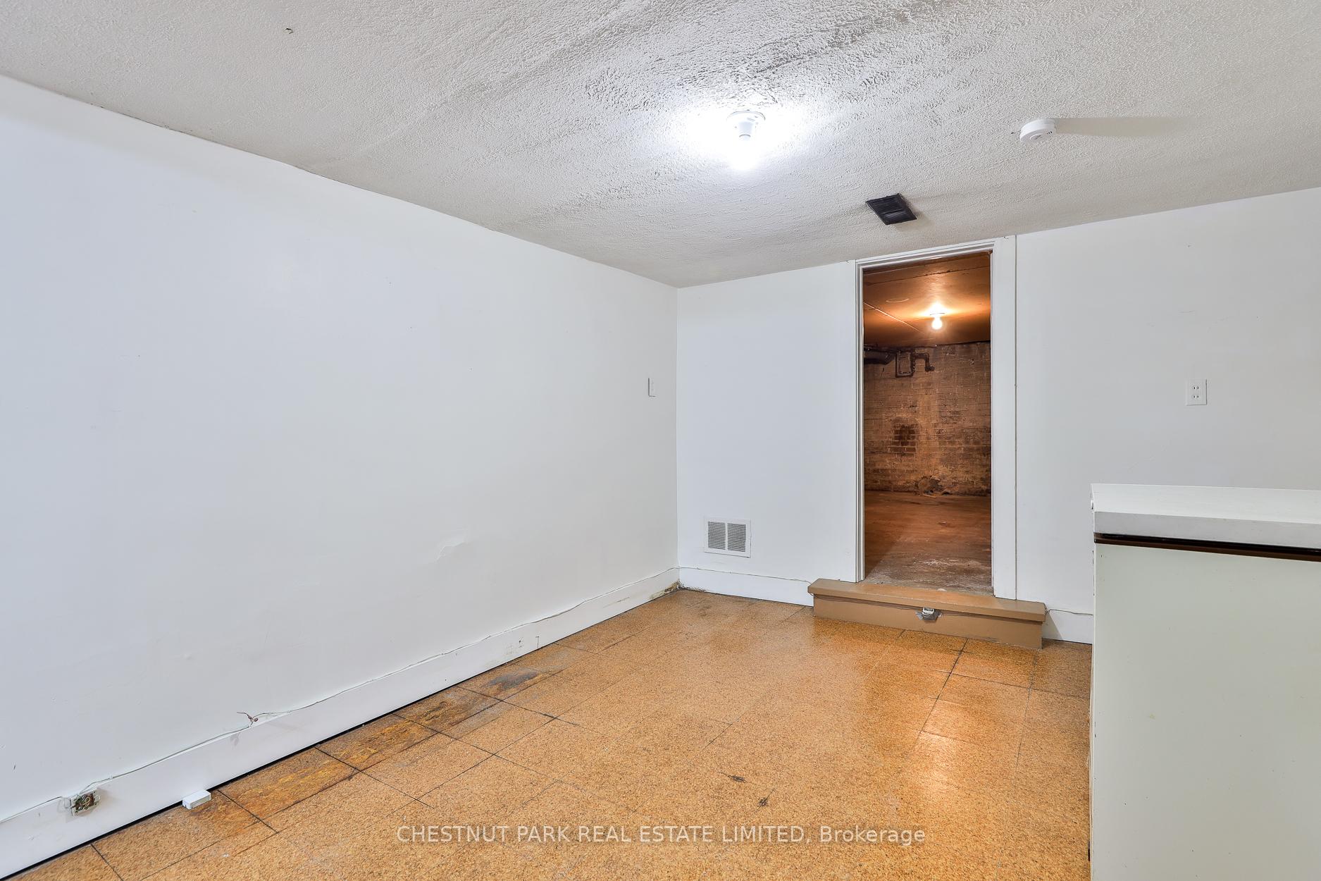 Photo 4 of 52 Craighurst Avenue, Toronto, Lawrence Park South — HOMEH