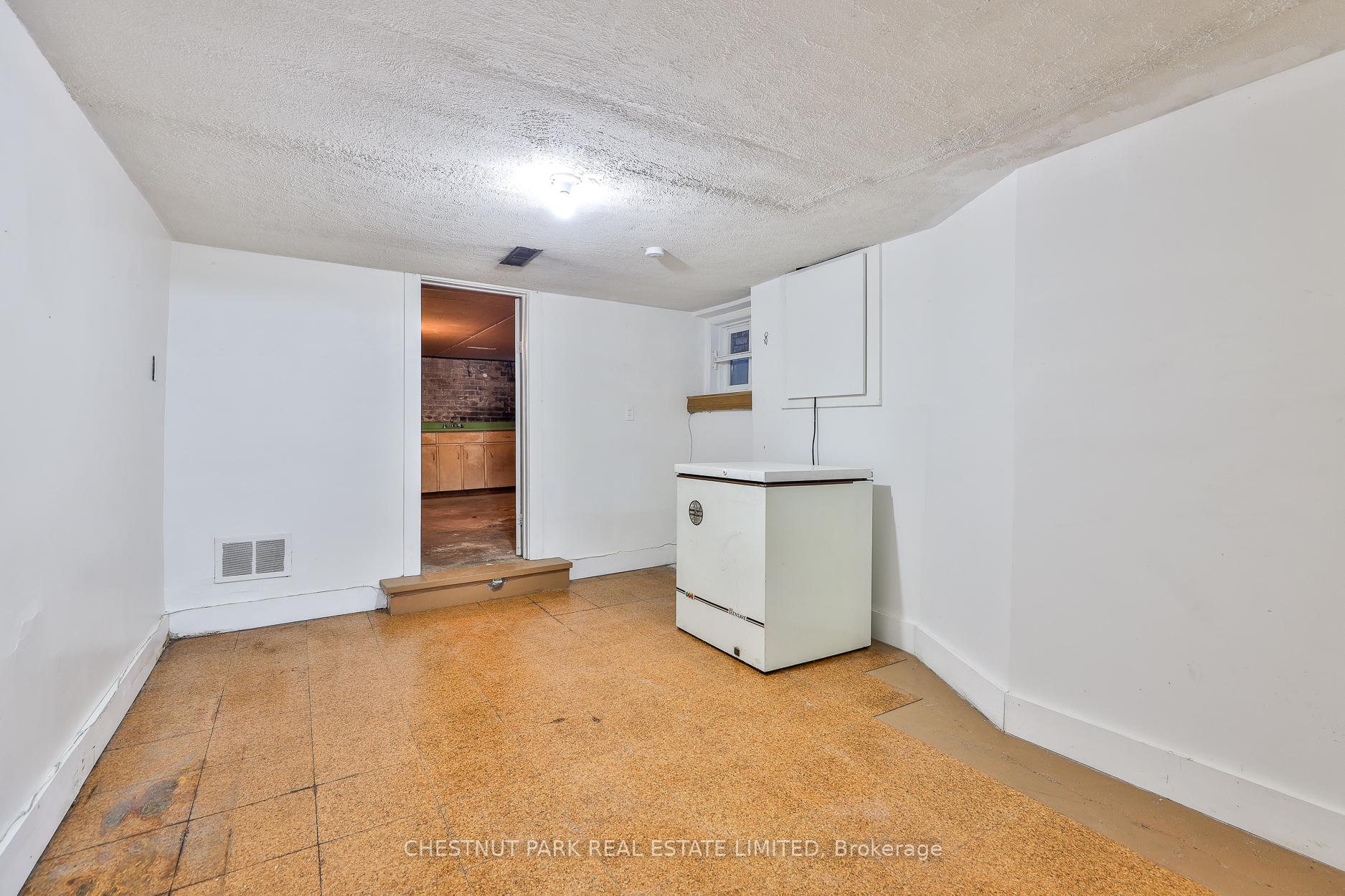 Photo 37 of 52 Craighurst Avenue, Toronto, Lawrence Park South — HOMEH