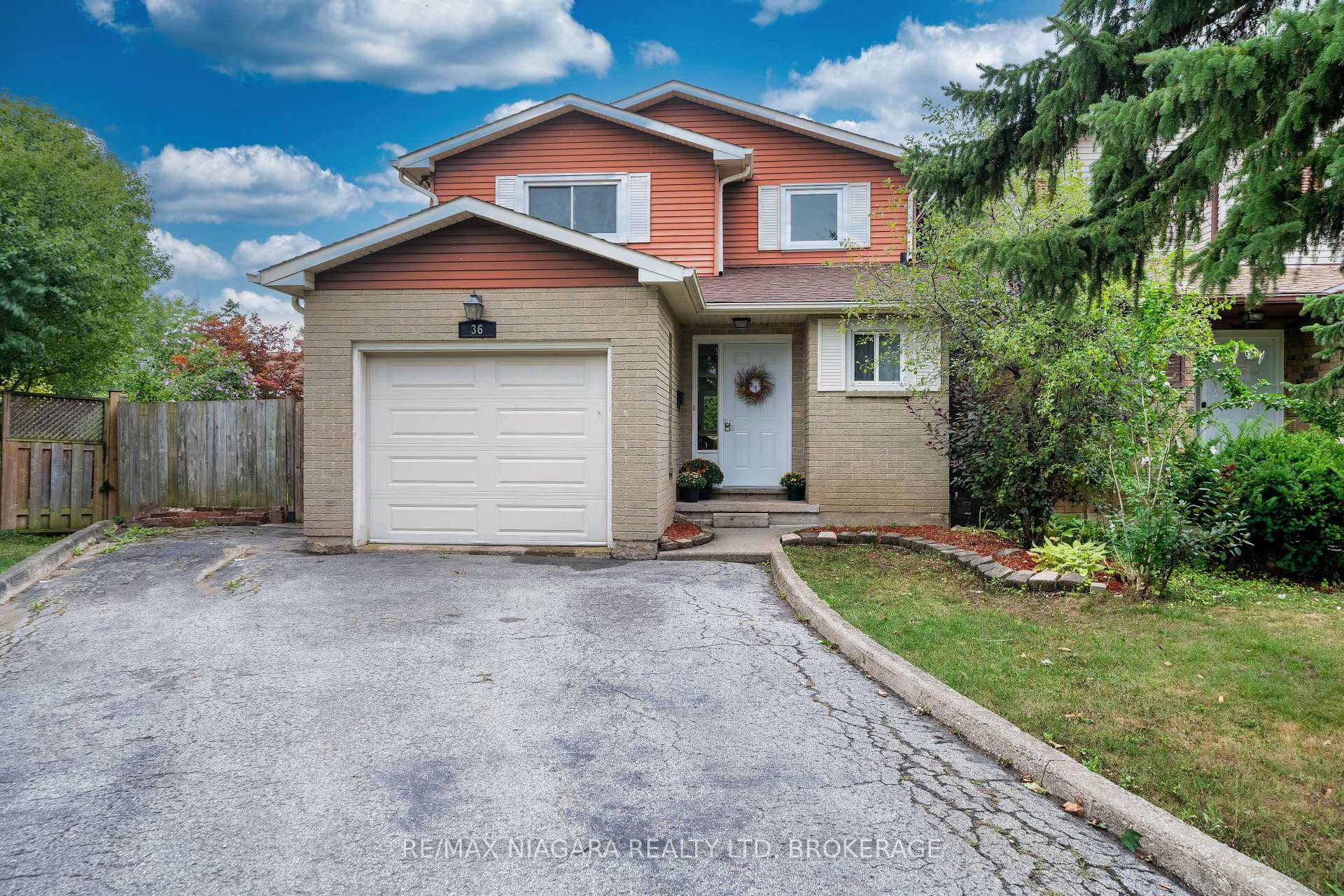 Photo 2 of 36 Baxter Crescent, Thorold, Confederation Heights — HOMEH