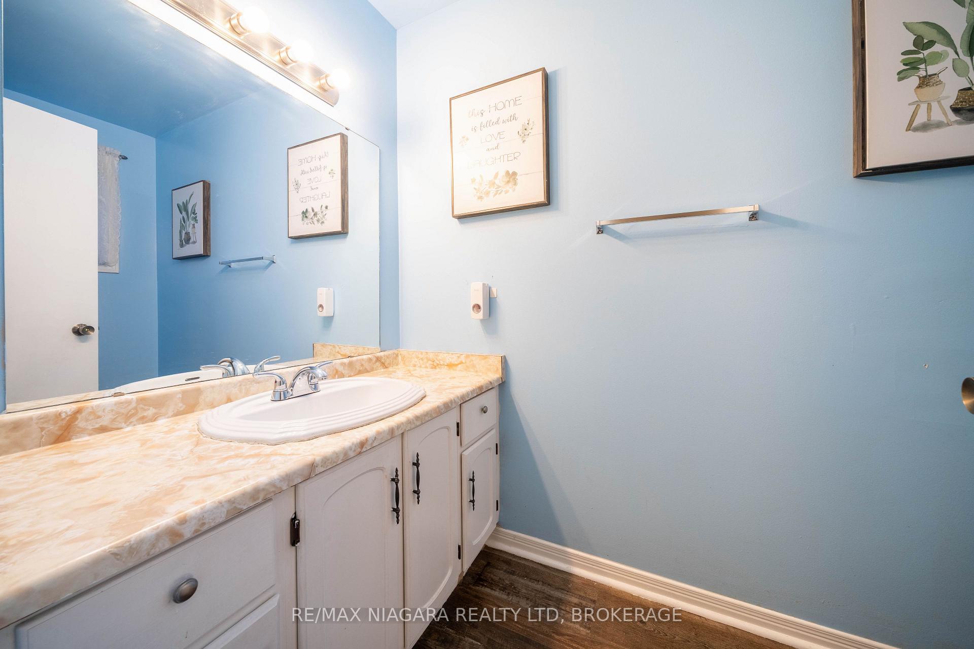 Photo 8 of 36 Baxter Crescent, Thorold, Confederation Heights — HOMEH