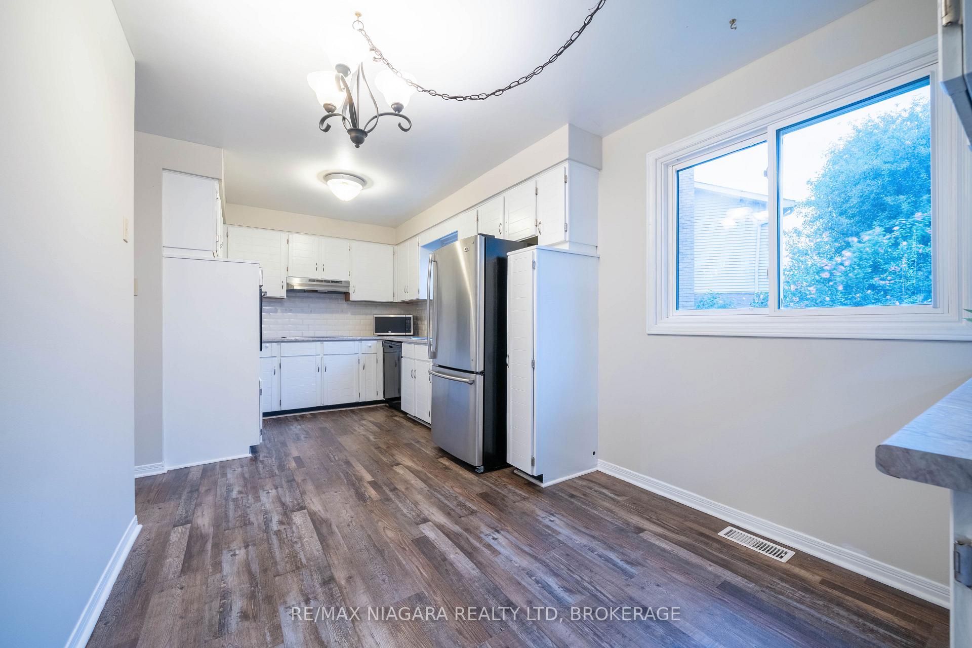 Photo 22 of 36 Baxter Crescent, Thorold, Confederation Heights — HOMEH