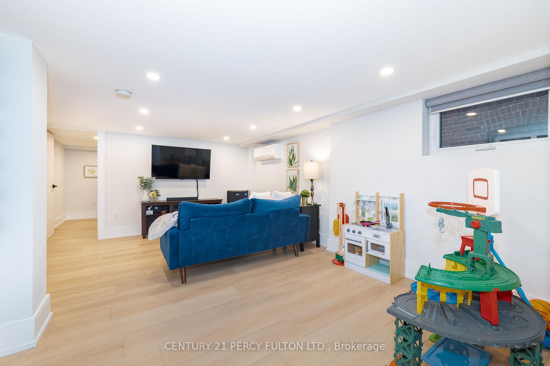 Photo 23 of 36 Marlow Avenue, Toronto, Danforth Village-East York — HOMEH
