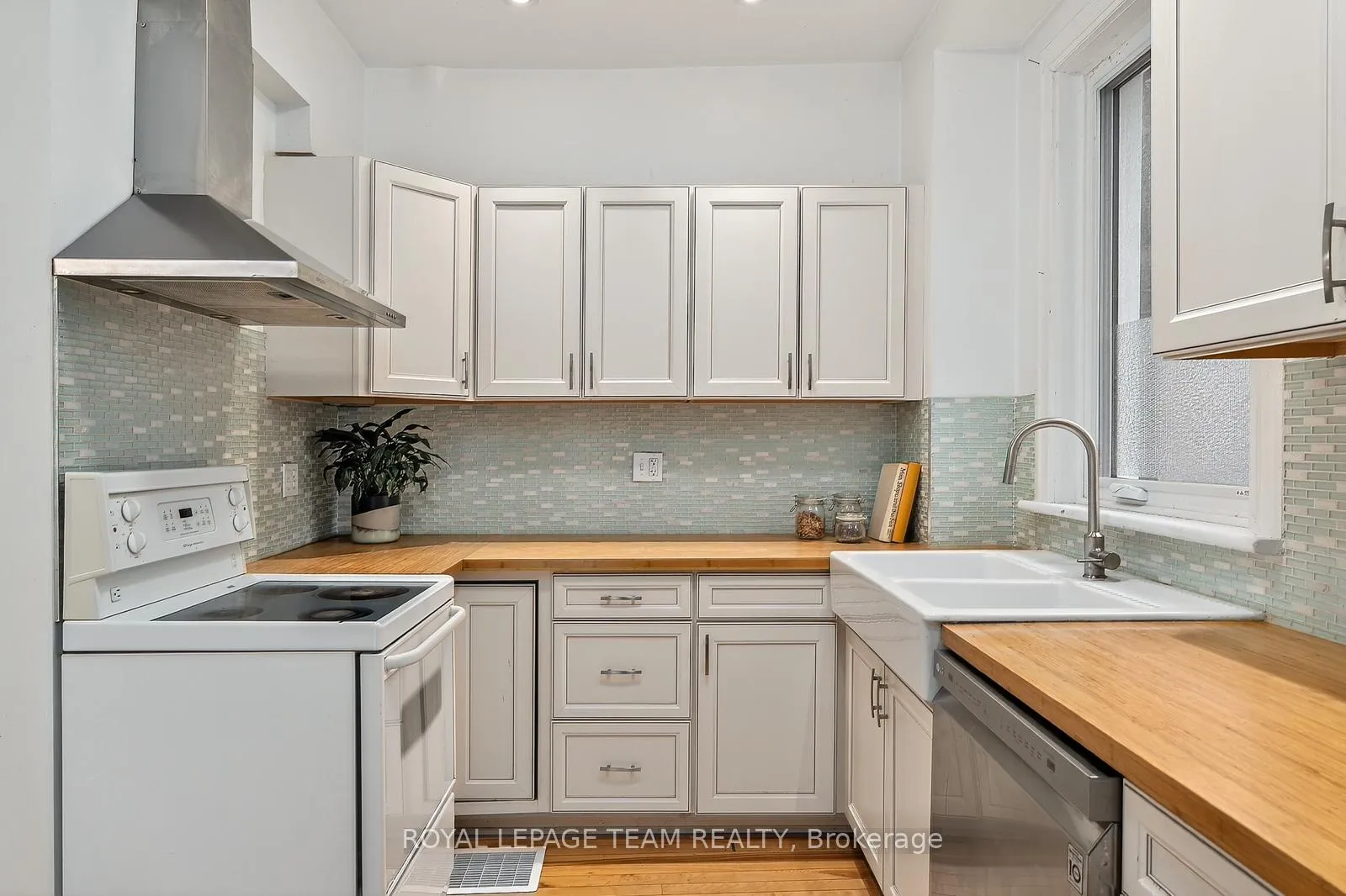 Photo 15 of 324 Osgoode Street, Ottawa, Sandy Hill — HOMEH