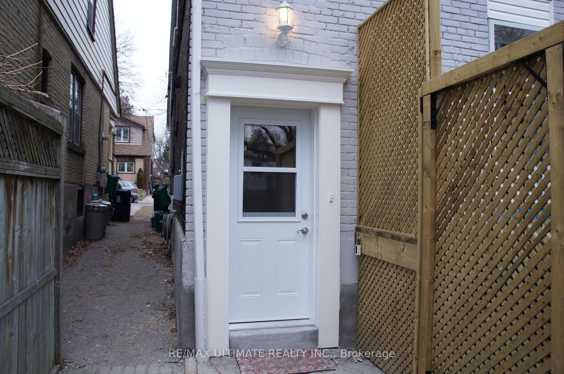 Photo 2 of Unit Basement, 164 Kingsmount Park Road, Toronto, Woodbine Corridor — HOMEH