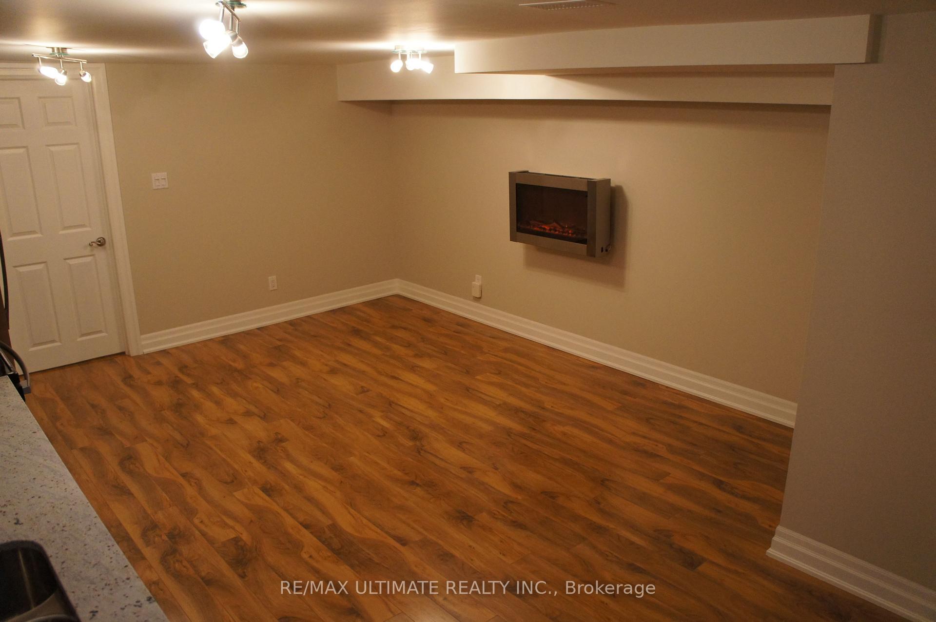 Photo 4 of Unit Basement, 164 Kingsmount Park Road, Toronto, Woodbine Corridor — HOMEH