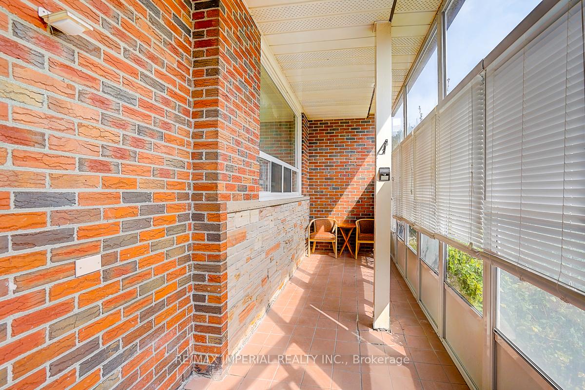 Photo 5 of 50 Glendower Circuit, Scarborough, L'Amoreaux — HOMEH