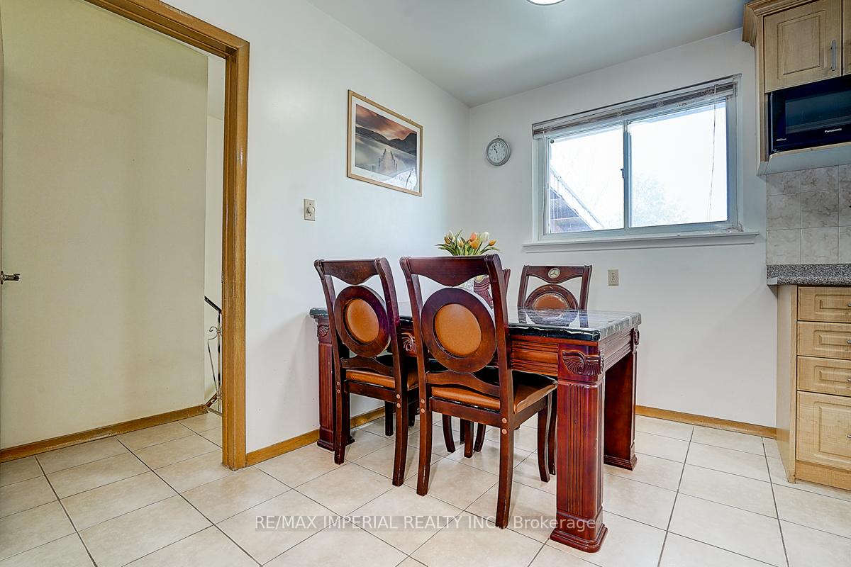Photo 21 of 50 Glendower Circuit, Scarborough, L'Amoreaux — HOMEH