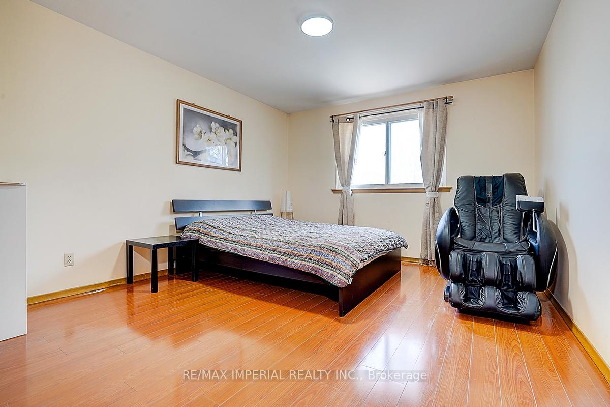 Photo 23 of 50 Glendower Circuit, Scarborough, L'Amoreaux — HOMEH