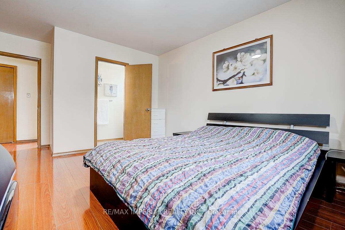 Photo 24 of 50 Glendower Circuit, Scarborough, L'Amoreaux — HOMEH