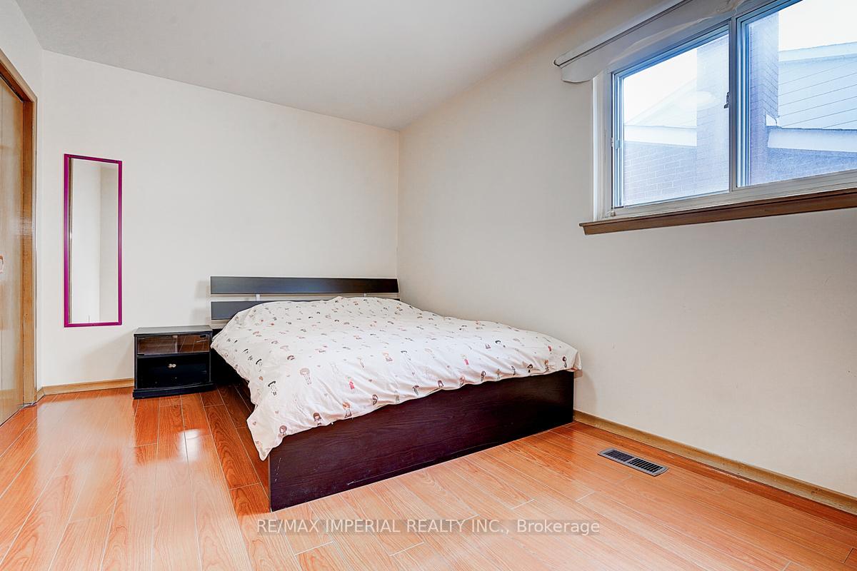 Photo 26 of 50 Glendower Circuit, Scarborough, L'Amoreaux — HOMEH