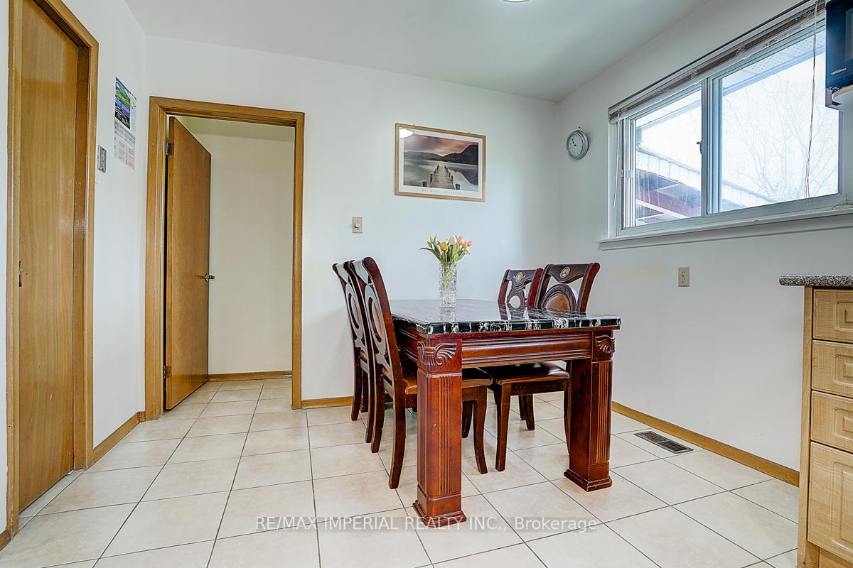 Photo 31 of 50 Glendower Circuit, Scarborough, L'Amoreaux — HOMEH