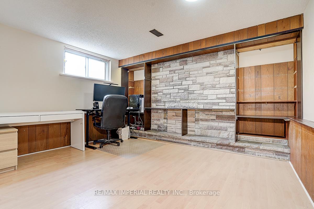 Photo 38 of 50 Glendower Circuit, Scarborough, L'Amoreaux — HOMEH
