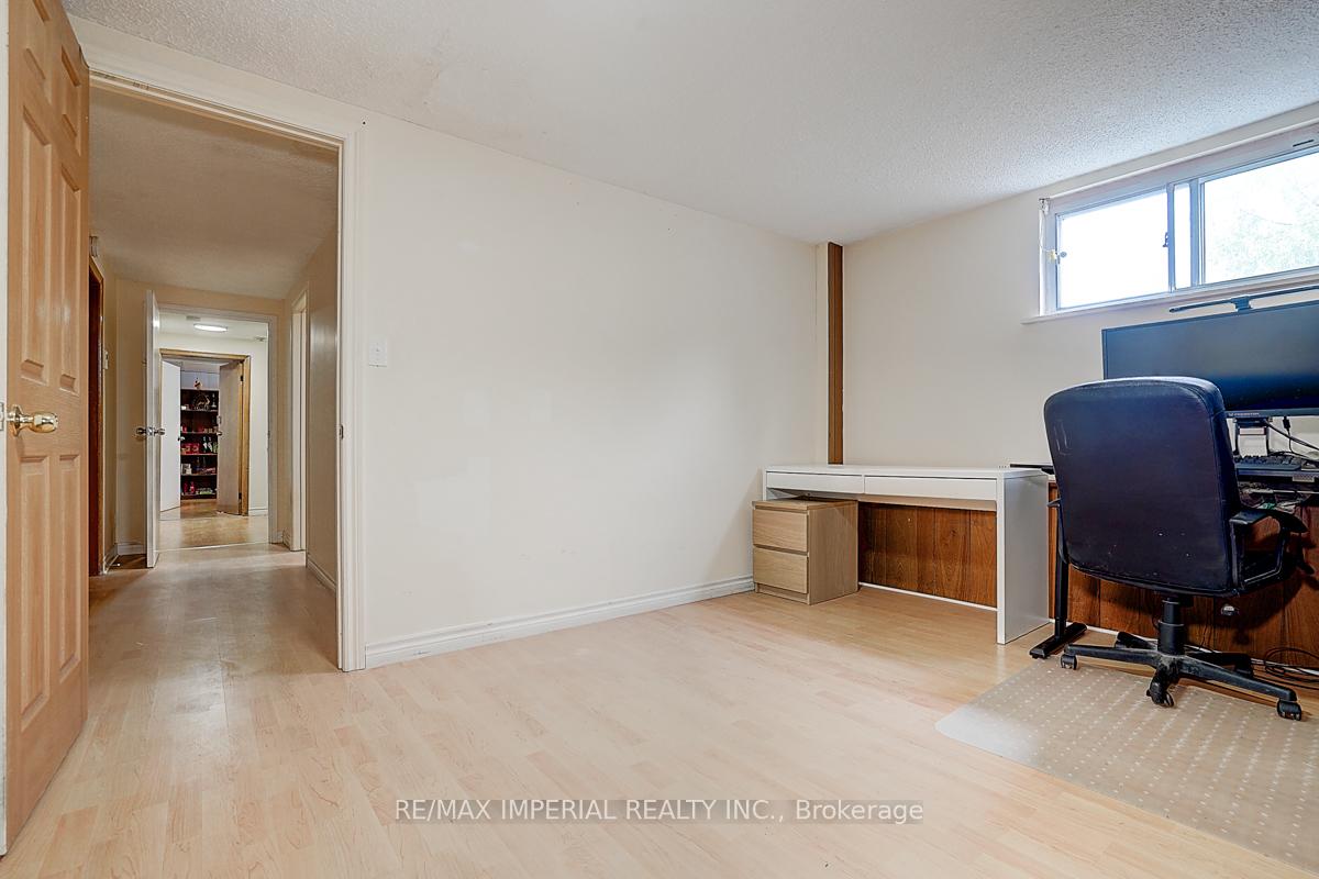Photo 39 of 50 Glendower Circuit, Scarborough, L'Amoreaux — HOMEH