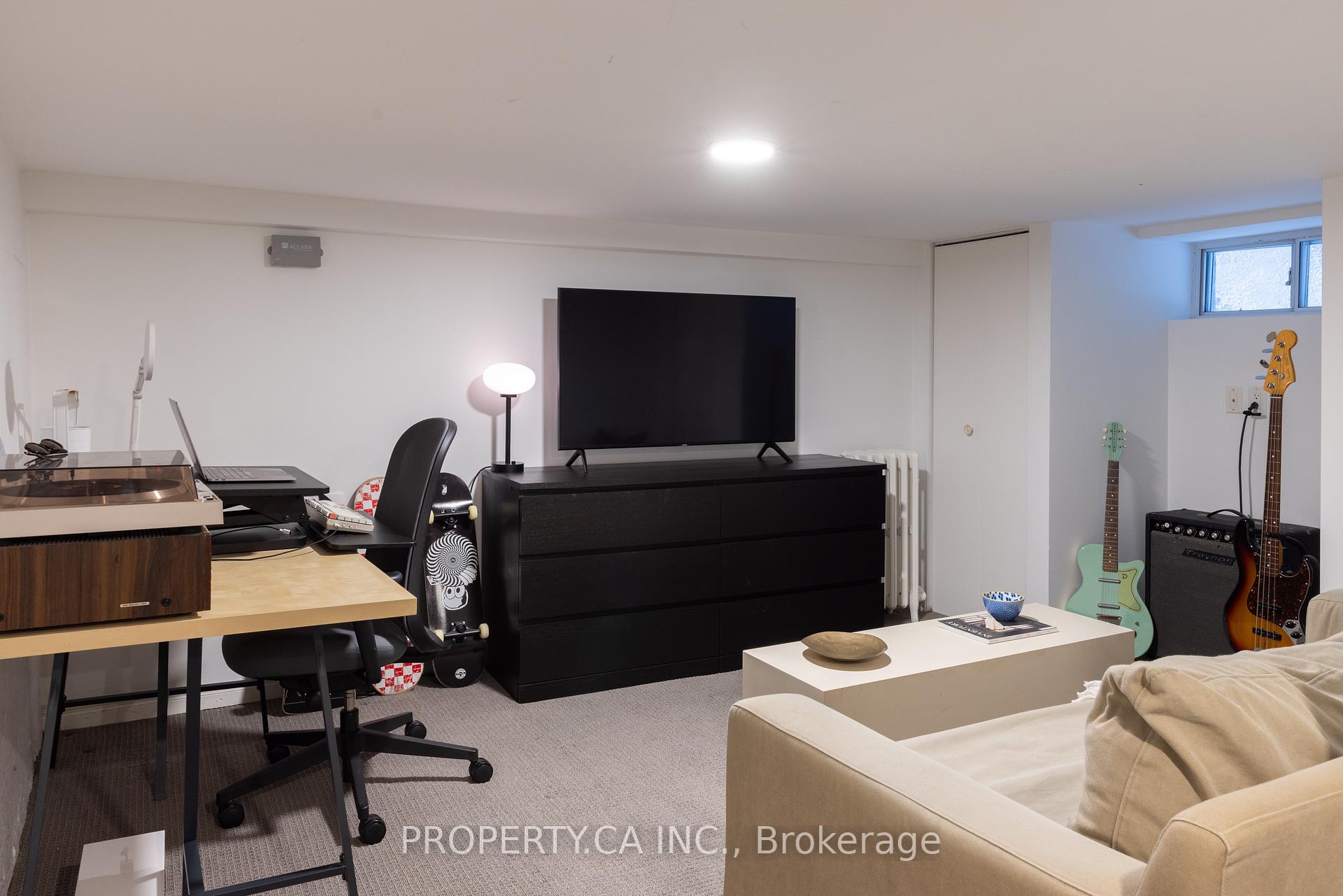 Photo 27 of 9 Howland Road, Toronto, North Riverdale — HOMEH
