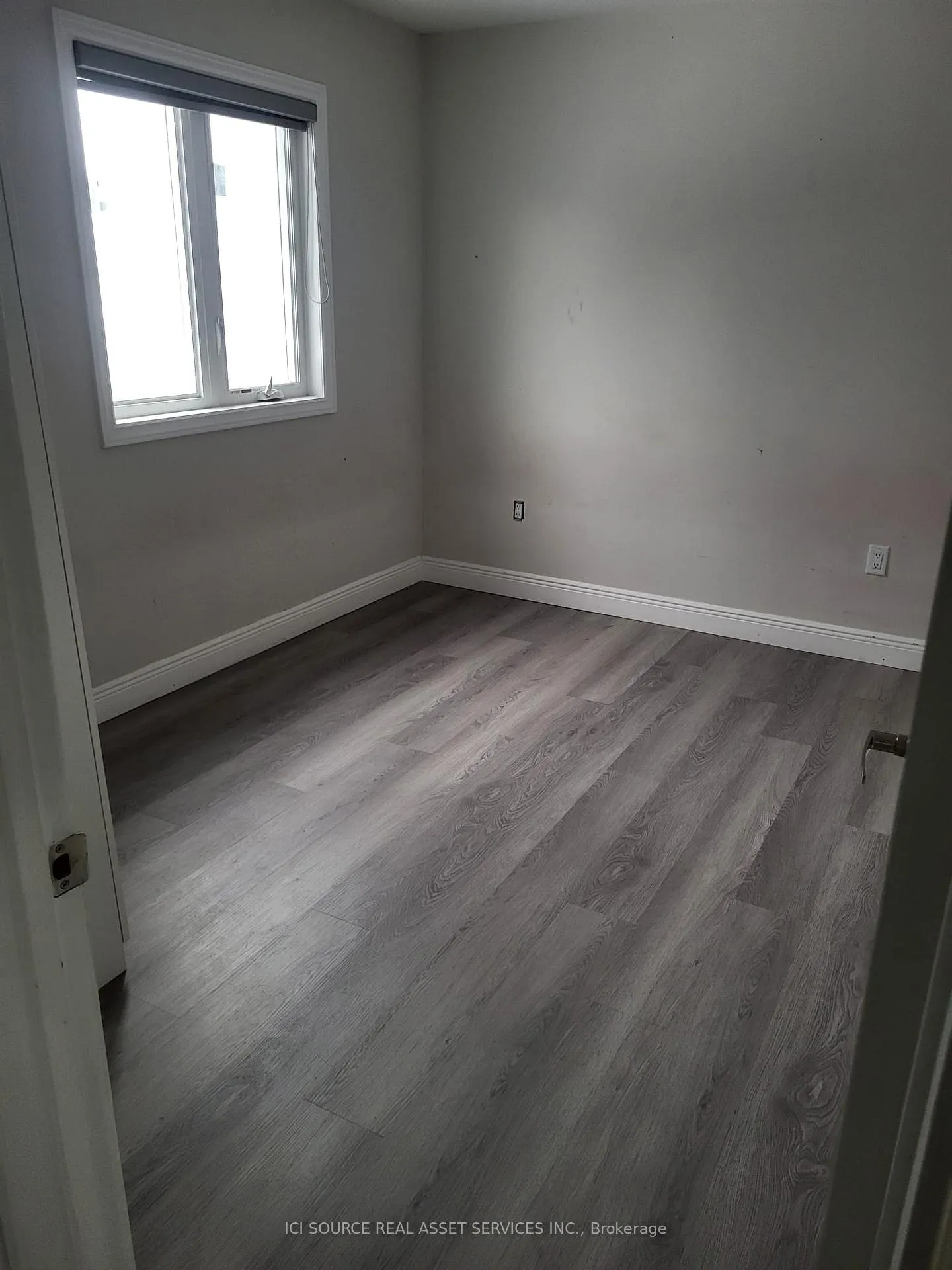 Photo 5 of 6447 Culp Street E, Niagara Falls, Dorchester — HOMEH
