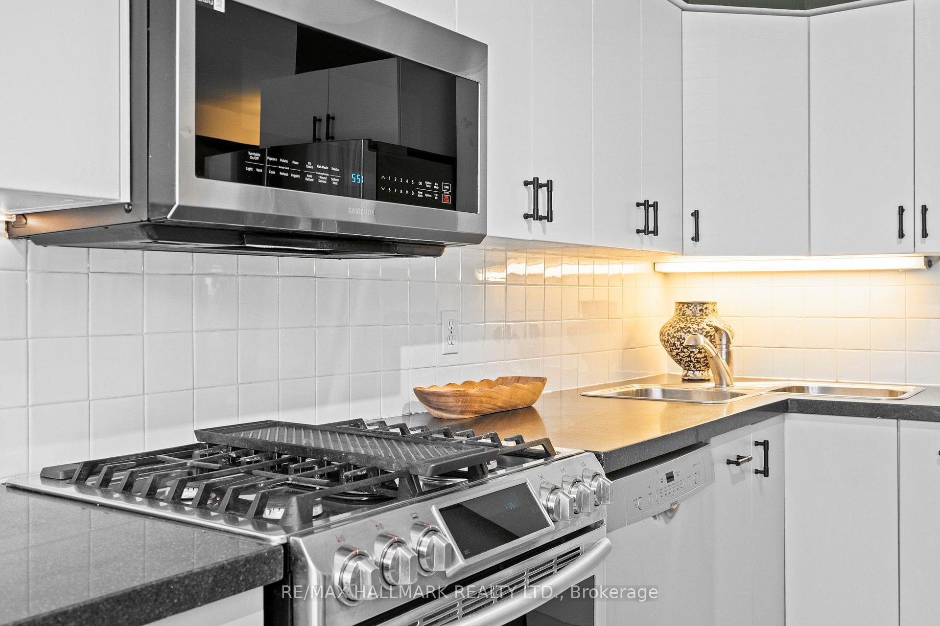Photo 13 of 73F Corley Avenue, Toronto, East End-Danforth — HOMEH