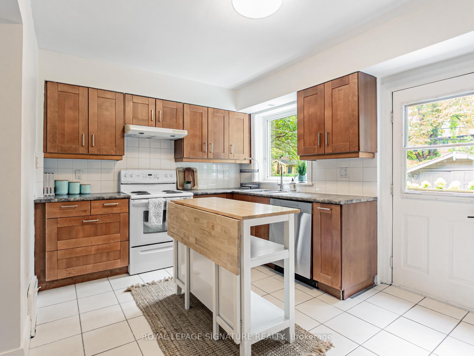 Photo 9 of 12 Cherrywood Avenue, Toronto, Humewood-Cedarvale — HOMEH