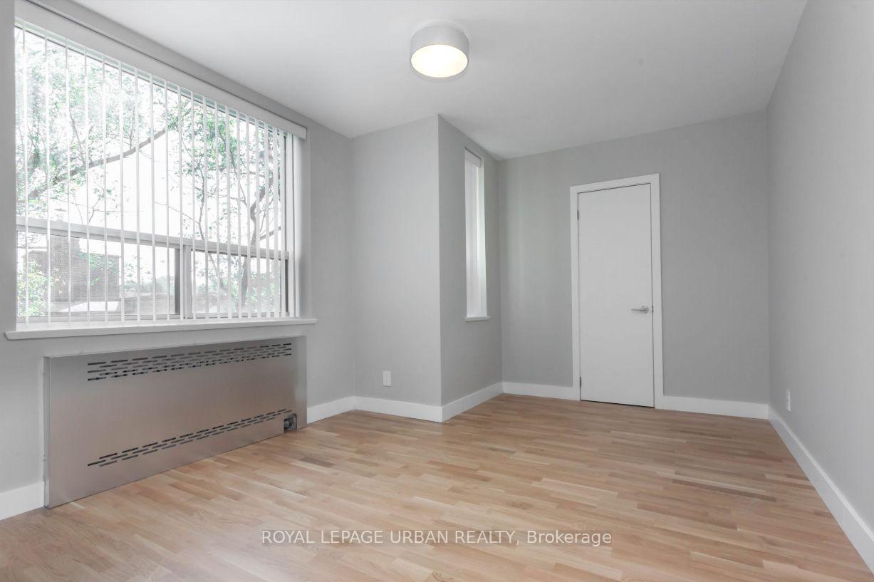 Photo 5 of Unit 401, 2400 Bathurst Street, Toronto, Forest Hill North — HOMEH