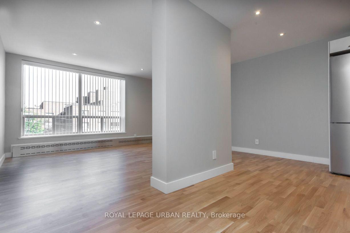 Photo 7 of Unit 401, 2400 Bathurst Street, Toronto, Forest Hill North — HOMEH