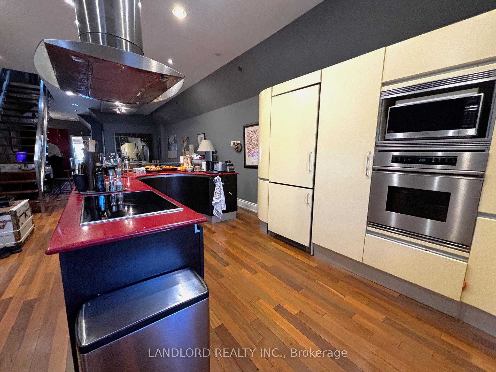 Photo 8 of 687A Mount Pleasant Road, Toronto, Mount Pleasant East — HOMEH