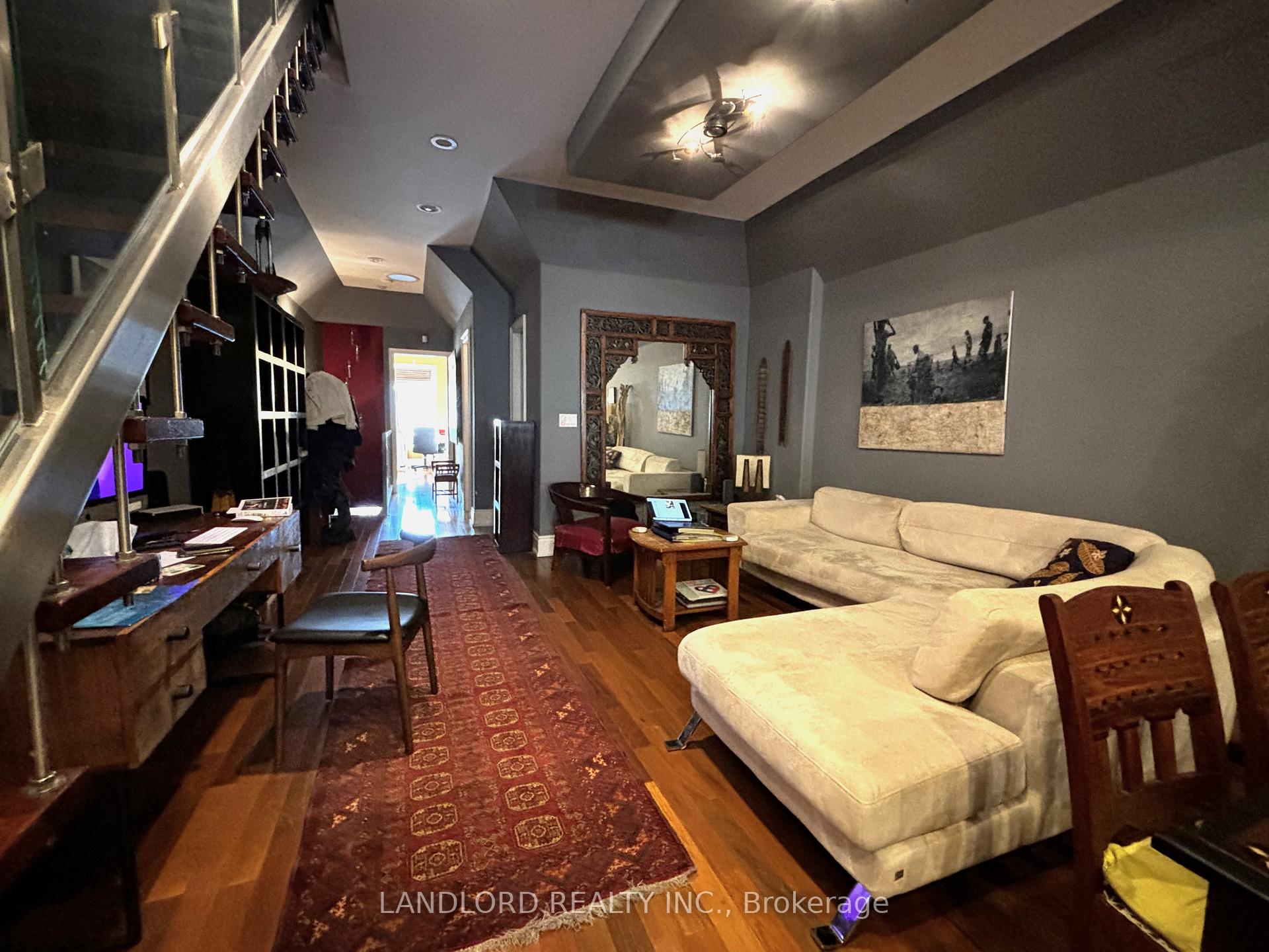 Photo 6 of 687A Mount Pleasant Road, Toronto, Mount Pleasant East — HOMEH
