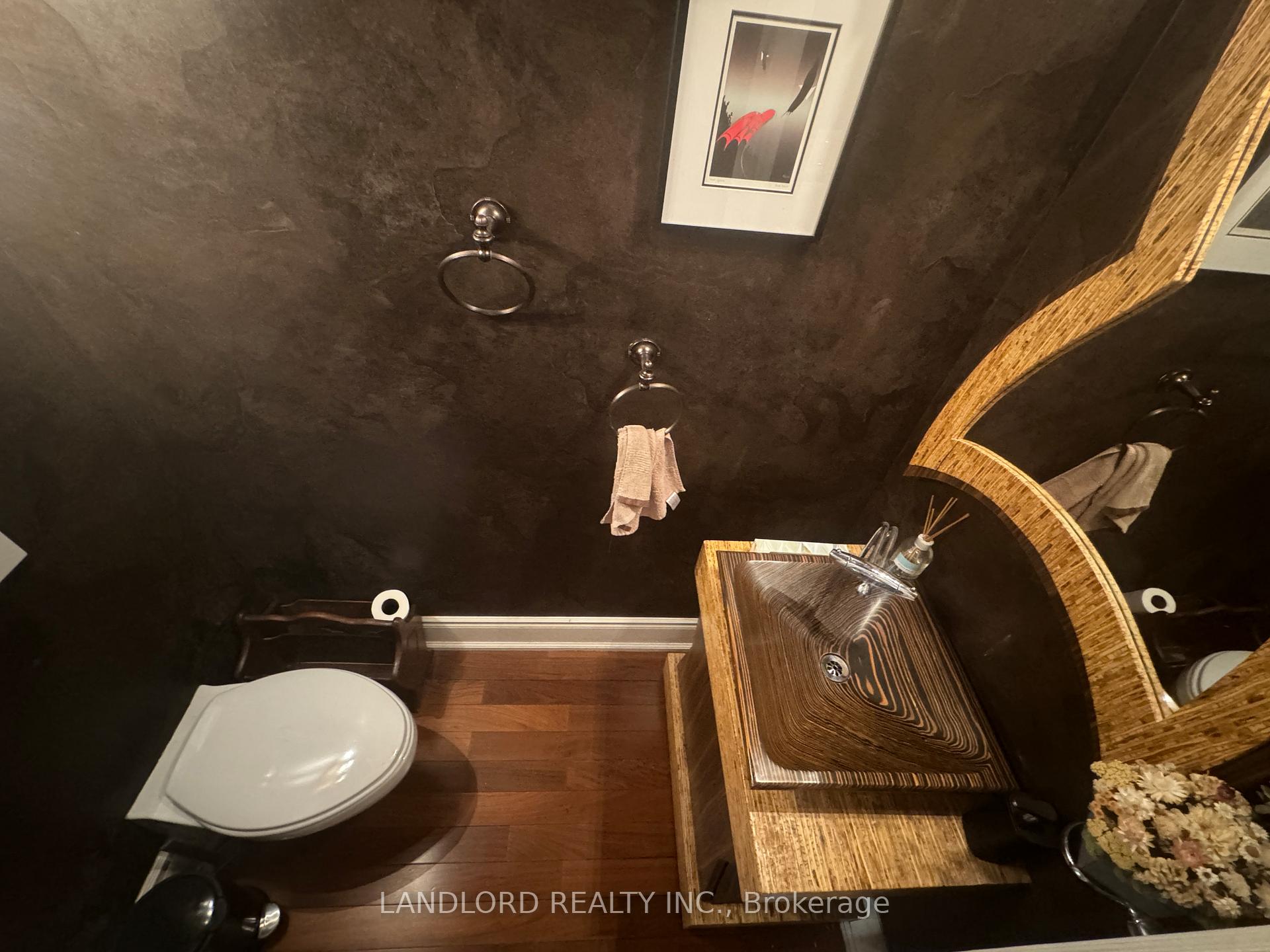 Photo 10 of 687A Mount Pleasant Road, Toronto, Mount Pleasant East — HOMEH