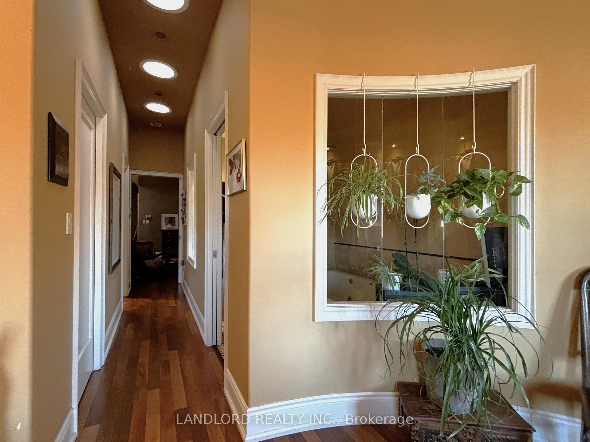 Photo 12 of 687A Mount Pleasant Road, Toronto, Mount Pleasant East — HOMEH